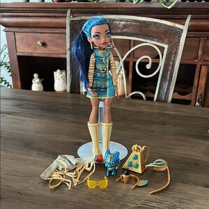 Monster High Doll Cleo DeNile with Pet TUT..." Gen 3, 2022 & accessories